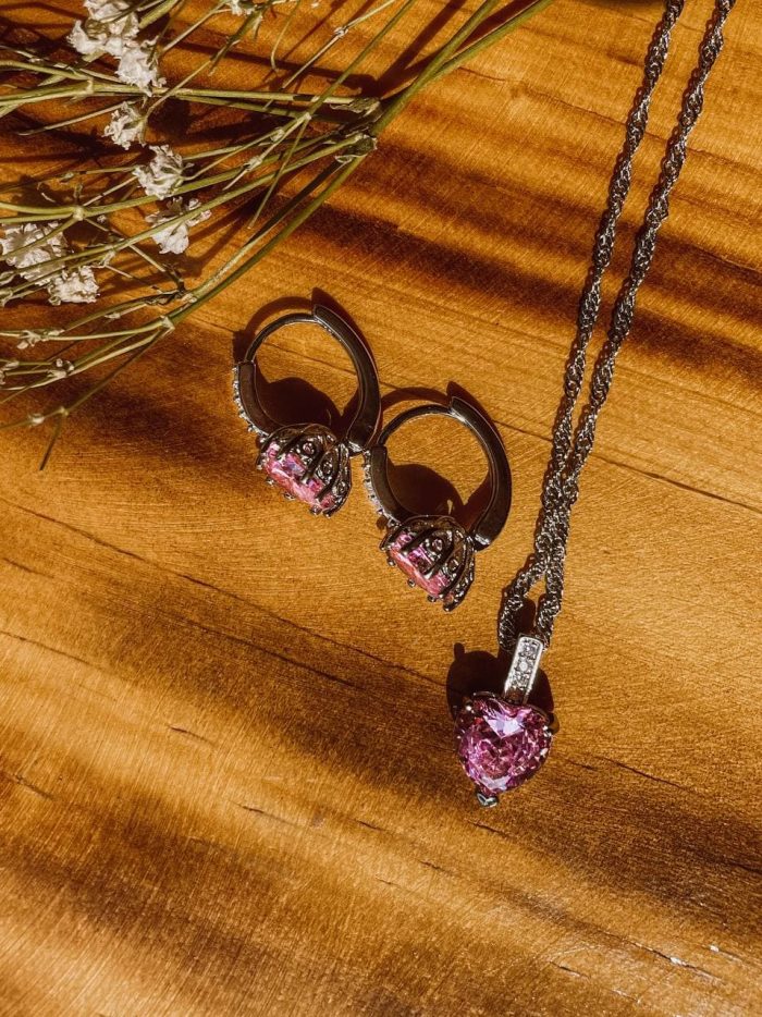 Set de Collar con aretes de corazón Rosa